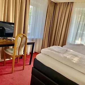 zur-krummen-eich.hotelsbaselswitzerland.com/